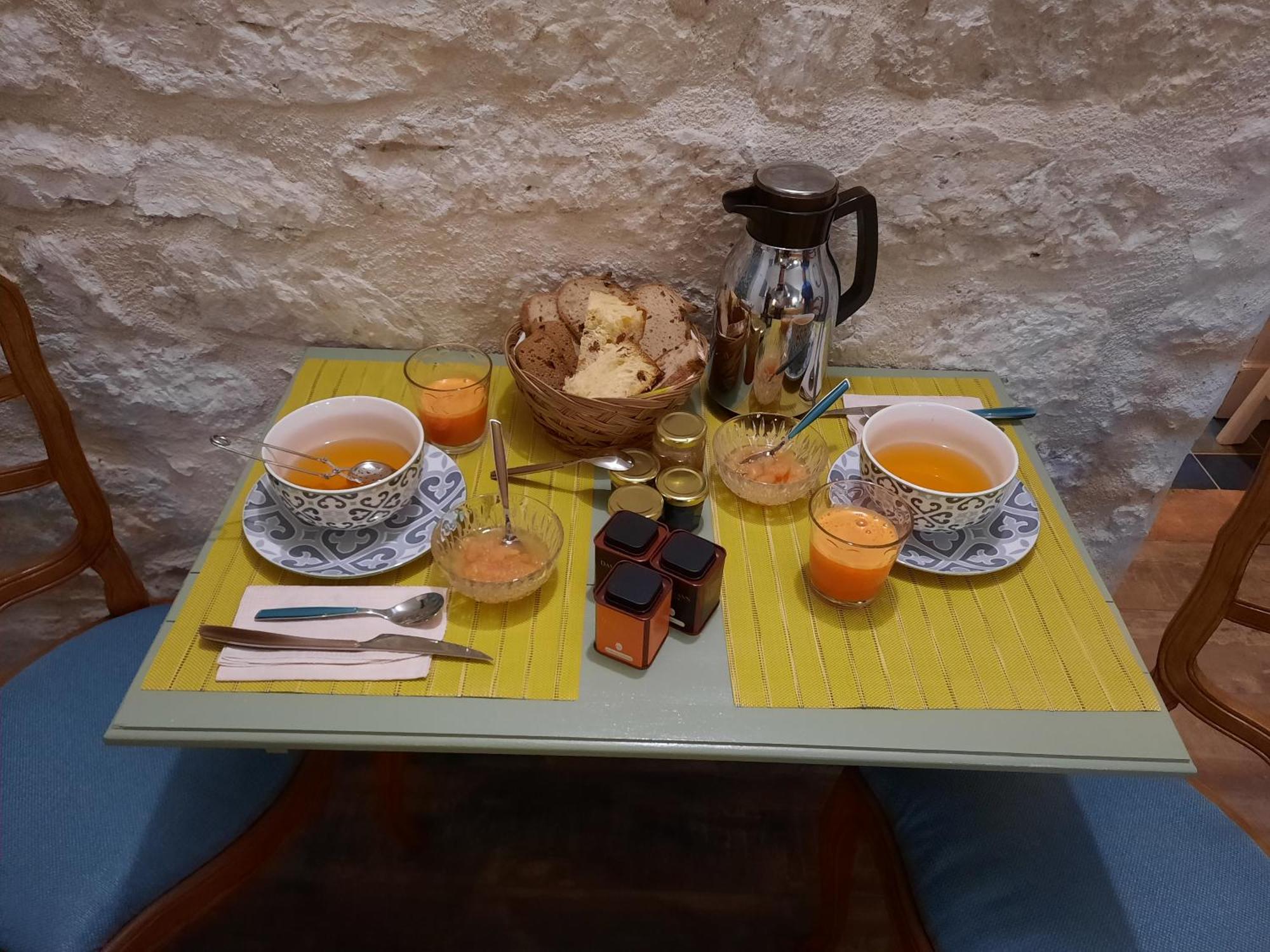 Le Val Du Pech Chantant Chambres D'Hotes Pern ภายนอก รูปภาพ